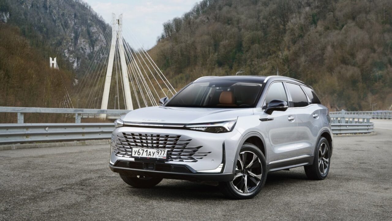 Cимпатяга с просторным салоном и особой турбиной: тест BAIC X75 - Китайские  автомобили